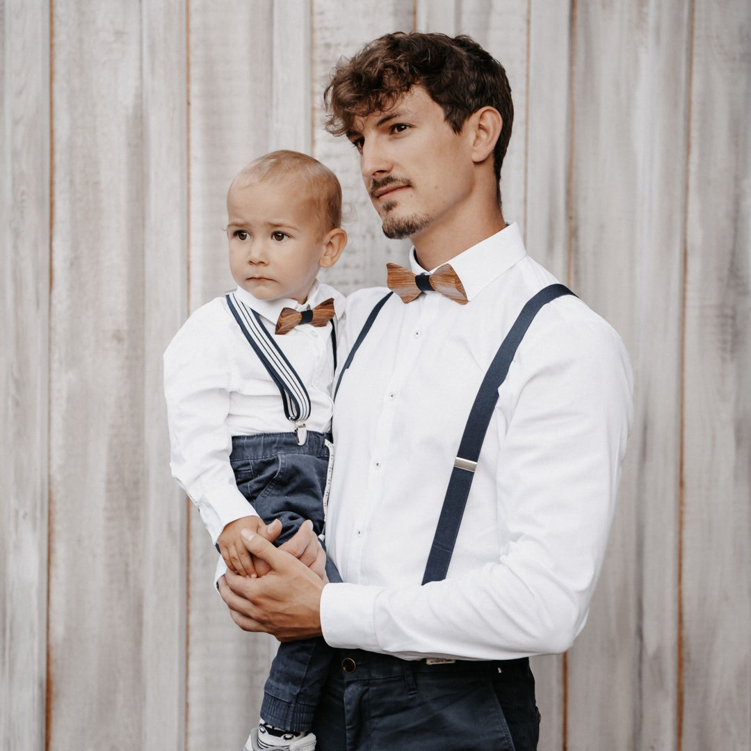 Kinderholzfliege mit Sohn und Vater im Partnerlook