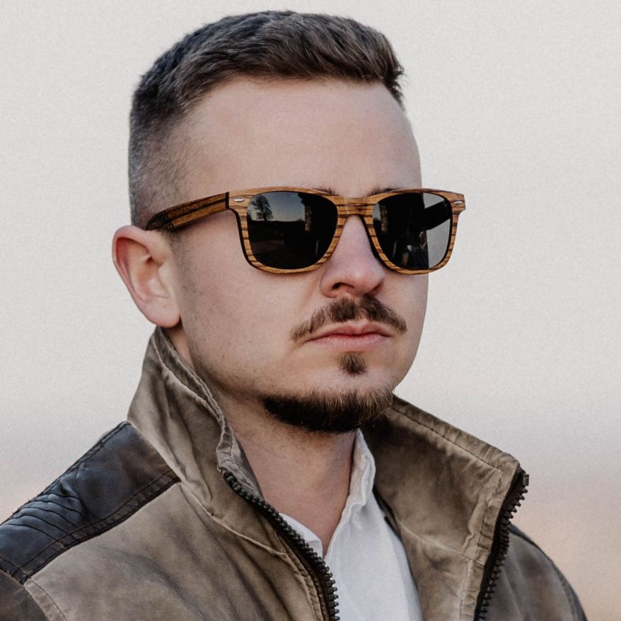 Sonnenbrille aus Holz Zebranoholz von Woodenlove mit Federscharnieren