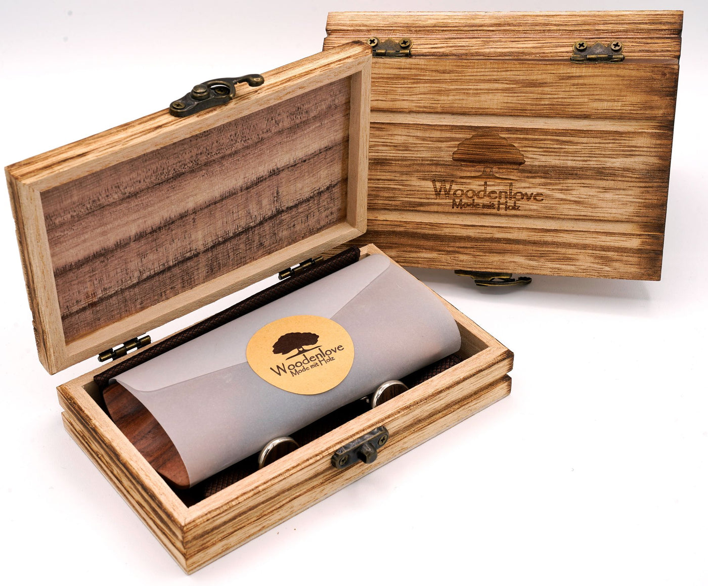 Holzverpackung als Geschenkbox mit dem eingravierten Logo Woodenlove